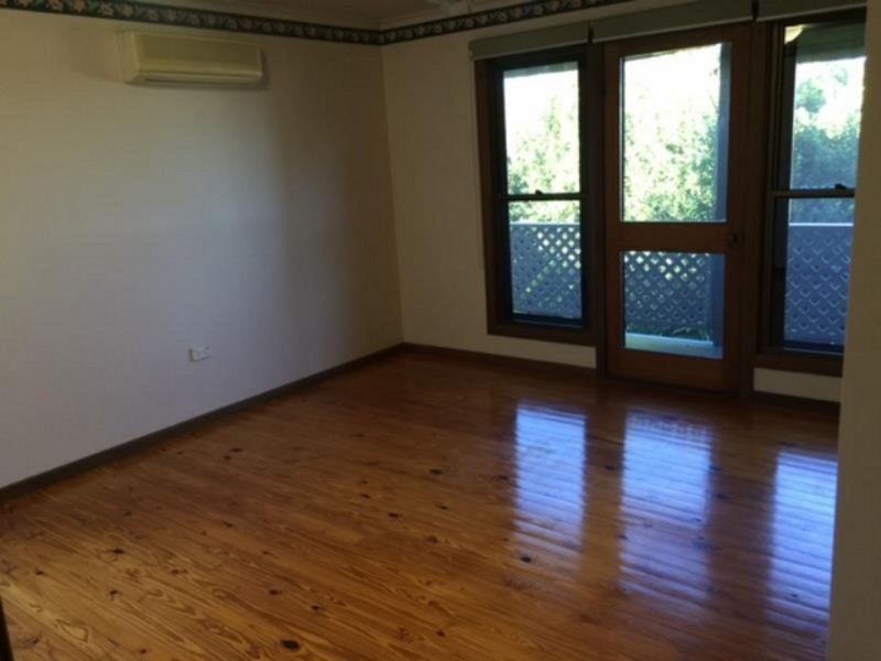 70 Glencoe Street, The Range QLD 4700